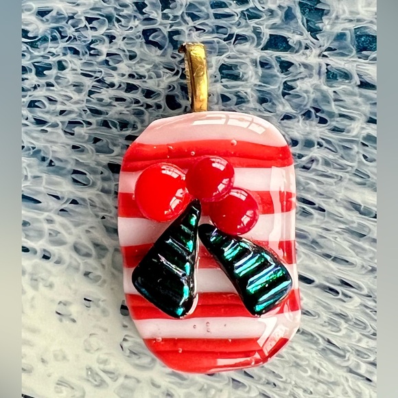 Bonnie’s Bling One Of A Kind Fused Glass Jewelry and Accessories to Wear. - Picture 9 of 15